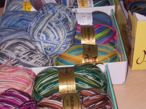 Socken stricken mit einer Rundnadel